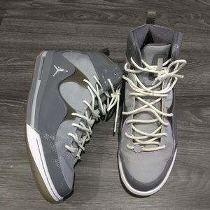 Jordan Gray Sneakers